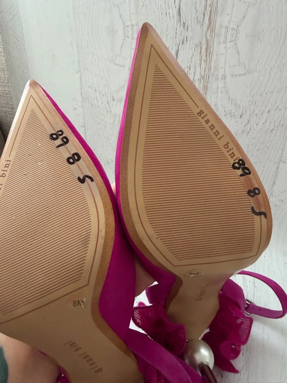 Gianni Bini Bradley Fuchsia Suede Ruffle Pearl Pumps 8M Never worn - Picture 7 of 8